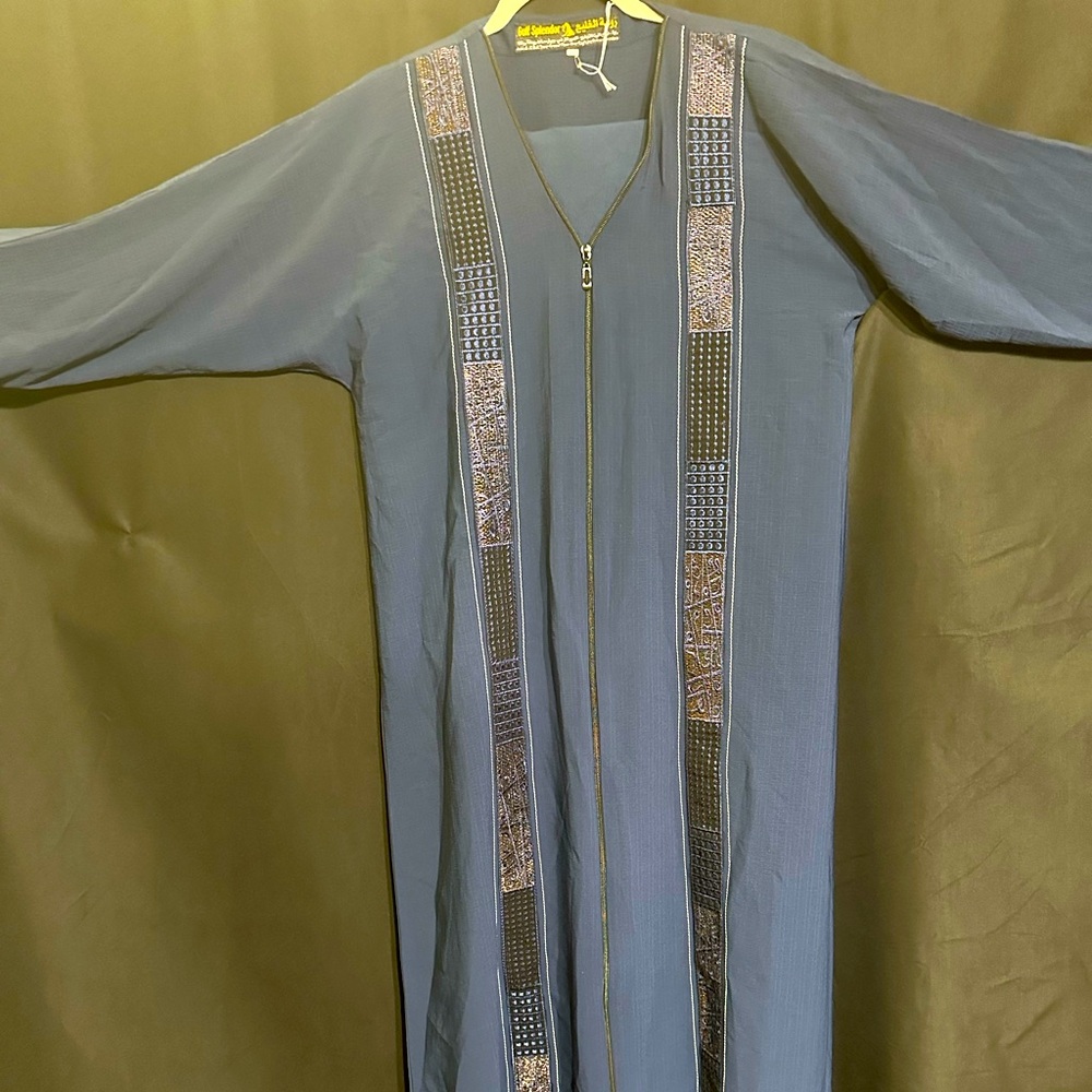 Middle Eastern Abaya - image 1